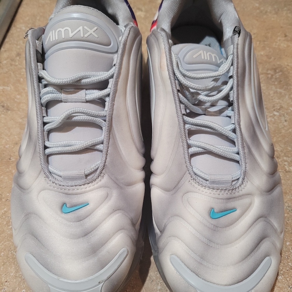 ****SOLD***Womens 720 Grey Nebula Rainbow Running Shoes 6.5-9